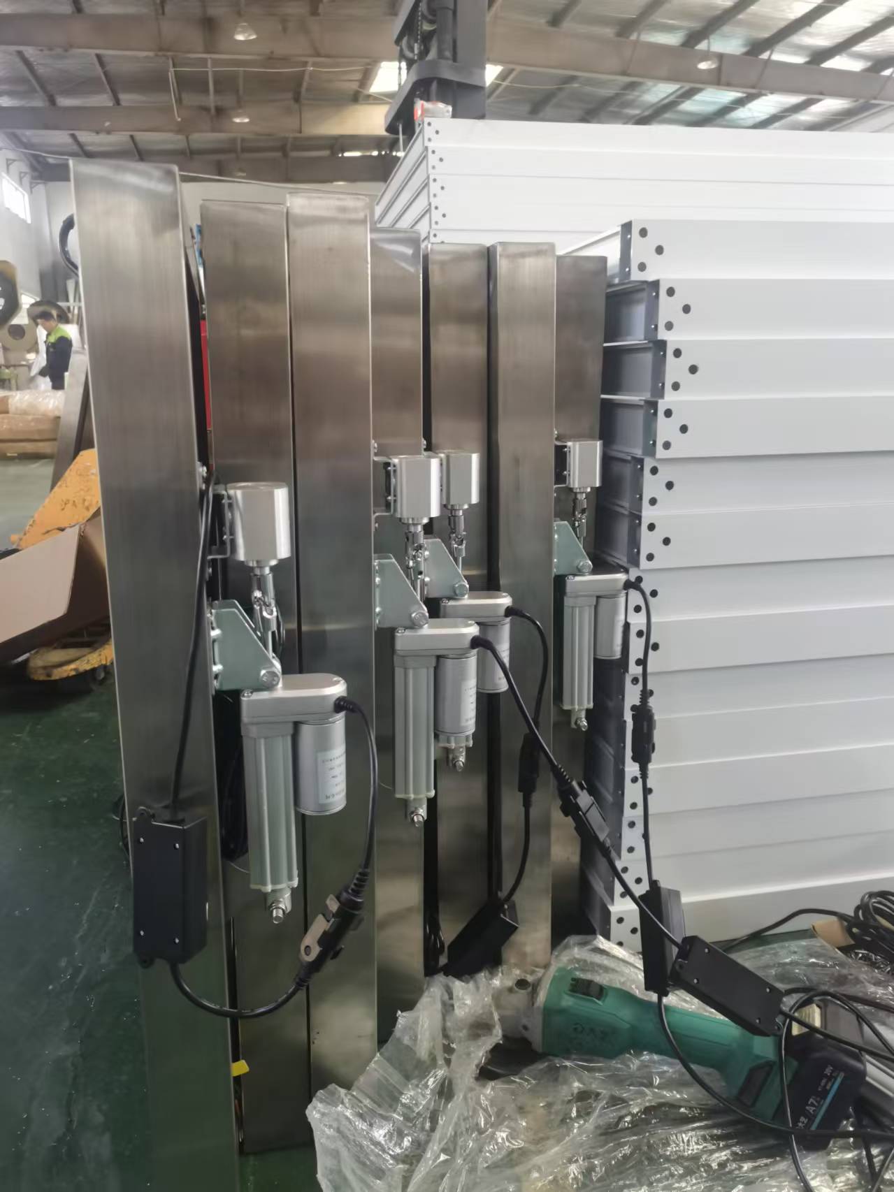 Modern Motorized Aluminum Alloy Louvered Blade Adjustable Louver Windows Outdoor Horizontal Jalousie Window Shutters Mesh