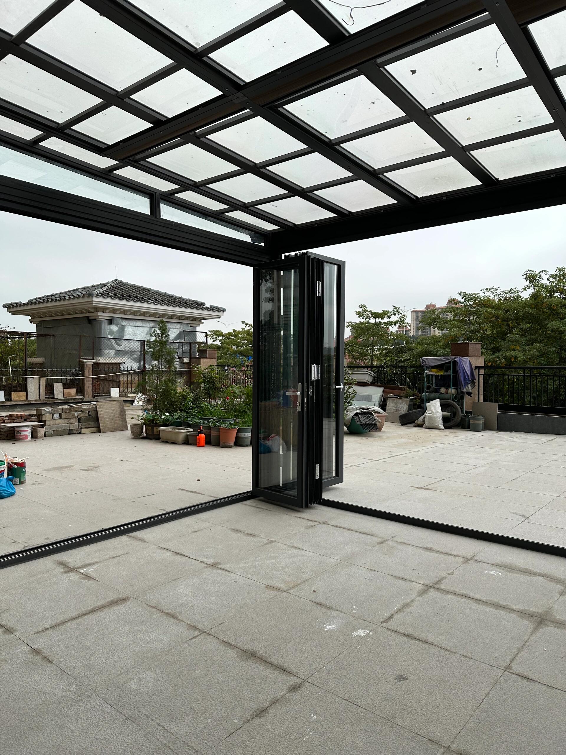 Hot Sale Modern Hotel Balcony Waterproof Aluminum Folding Glass Patio Doors