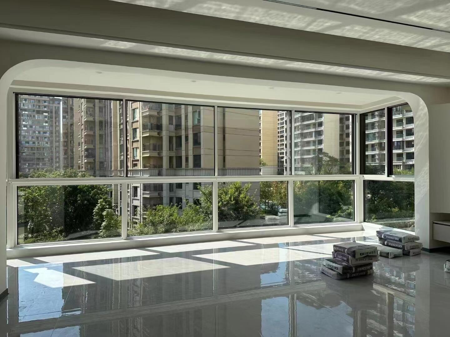 Minimalist Exterior Sliding Windows CE EN 14351-1 Certified with Double Glass for Apartments Balcony Residential Use