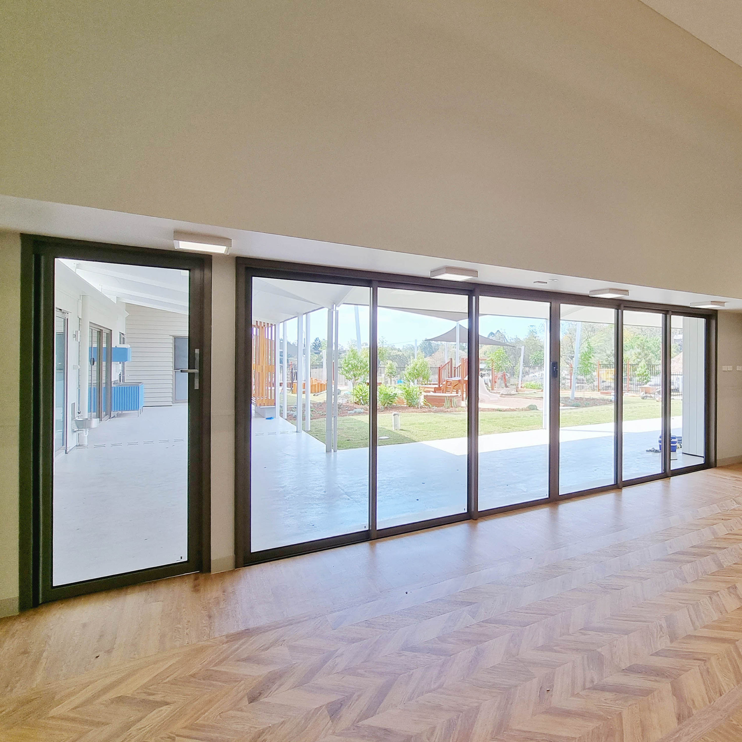 AS2047 Australian Modern Design Exterior Aluminum Patio Sliding Stacker Doors Accordion Balcony Panoramic Sliding for Houses