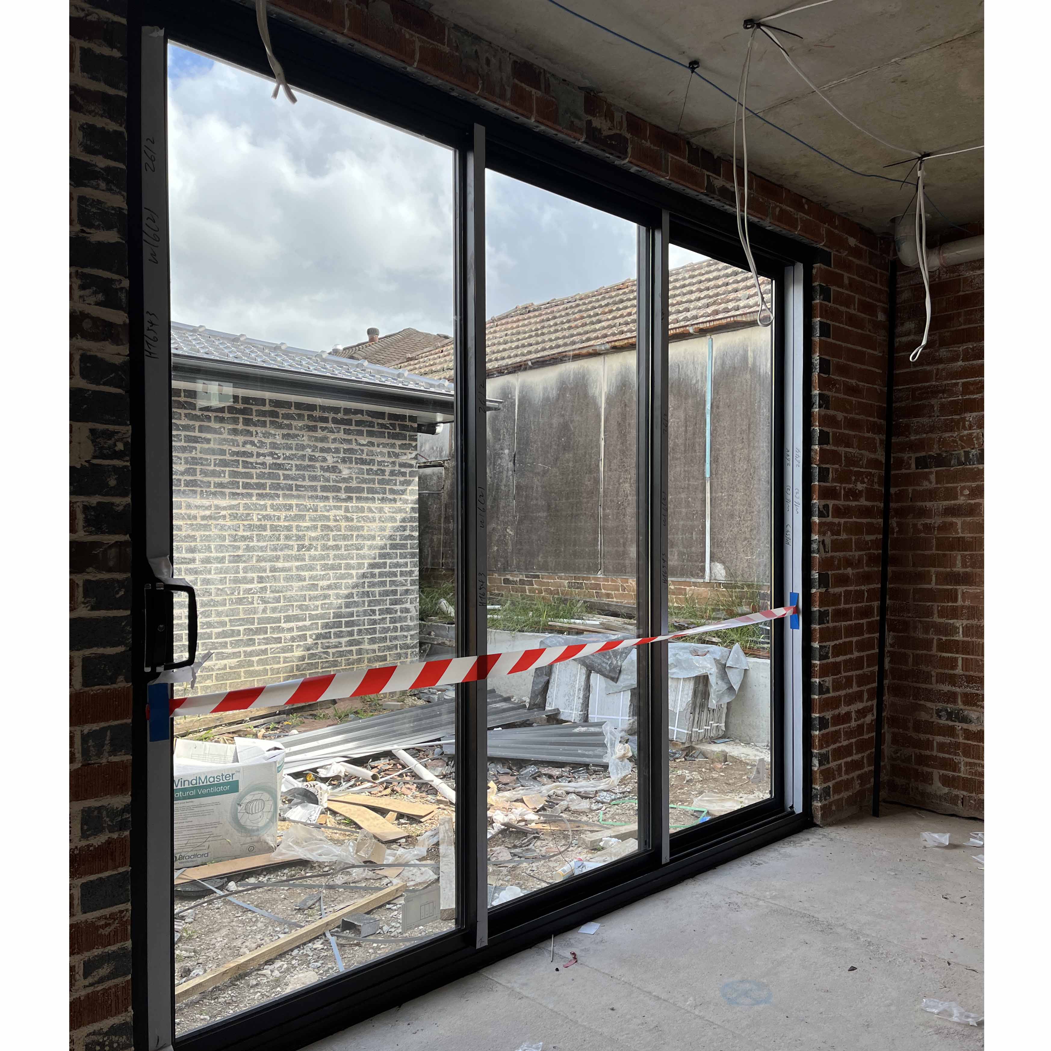 AS2047 Modern Double Glazed Stacker Aluminum Sliding Doors Australia Standard with Flyscreen Aluminum Alloy Material
